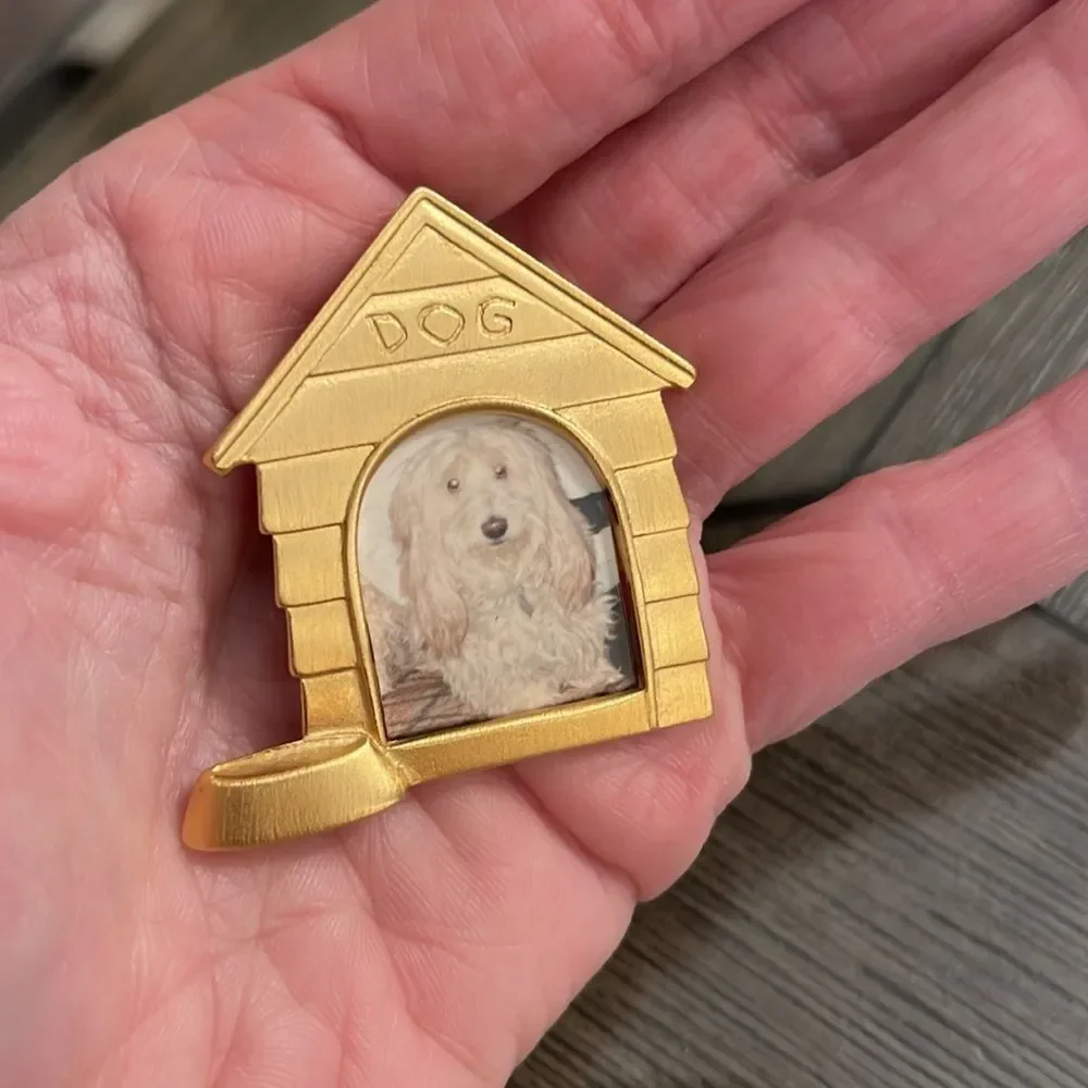 JJ Jonette Jewelry Doghouse Pin Photo Frame